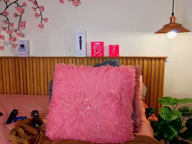 selenanoir1 live cam on BongaCams