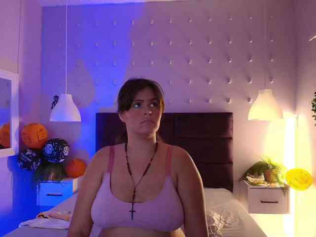 laylacharmel's live room