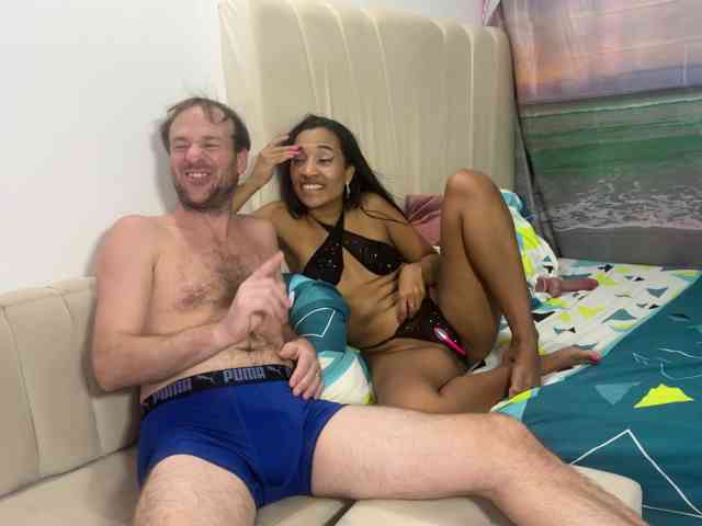 TOMMYandBELLA webcam