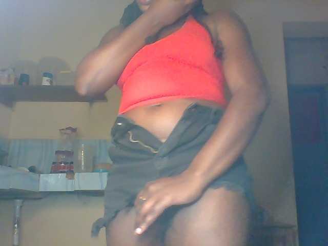 AggieYvette live cam on BongaCams