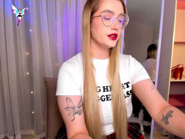 Bulochka-s-koritsey live cam on BongaCams