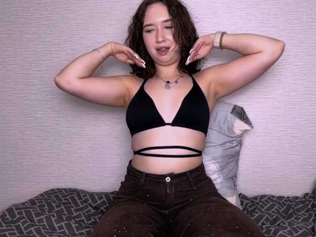 MabelleSchmaus, en vivo ahora en BongaCams