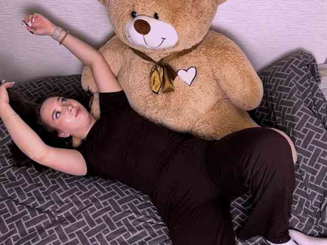 Model: MabelleSchmaus