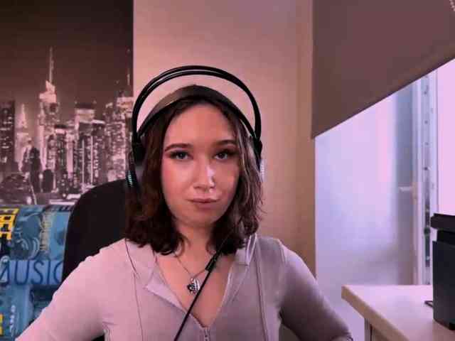 MabelleSchmaus webcam