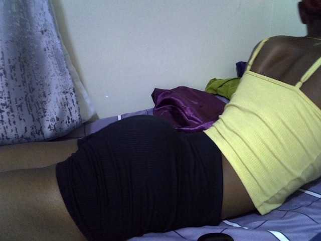 Cherry021 live cam on BongaCams