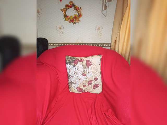 AnyutaSladkoeshka1 live cam on BongaCams