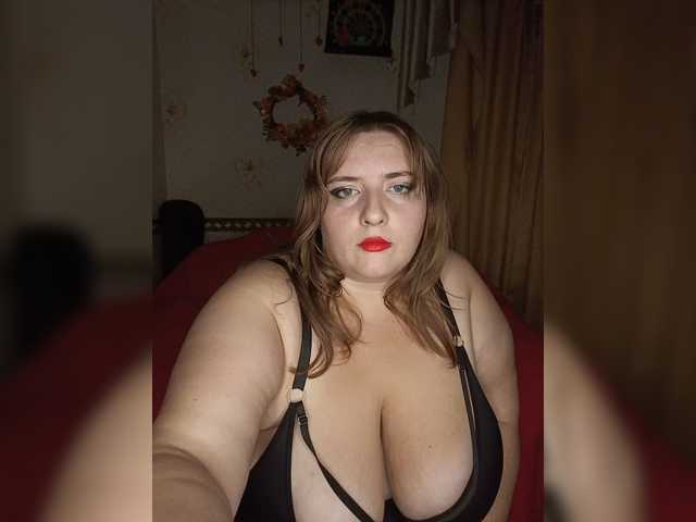 AnyutaSladkoeshka1 live cam on BongaCams