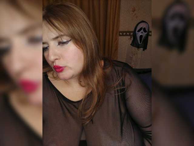 AnyutaSladkoeshka1 live cam on BongaCams