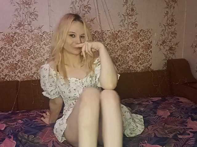 AlanaKavadias live cam on BongaCams