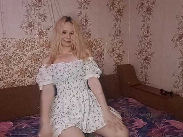 AlanaKavadias live cam on BongaCams