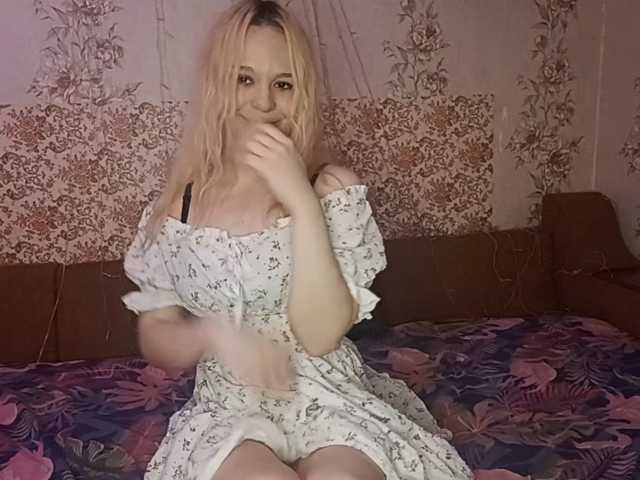 AlanaKavadias live cam on BongaCams
