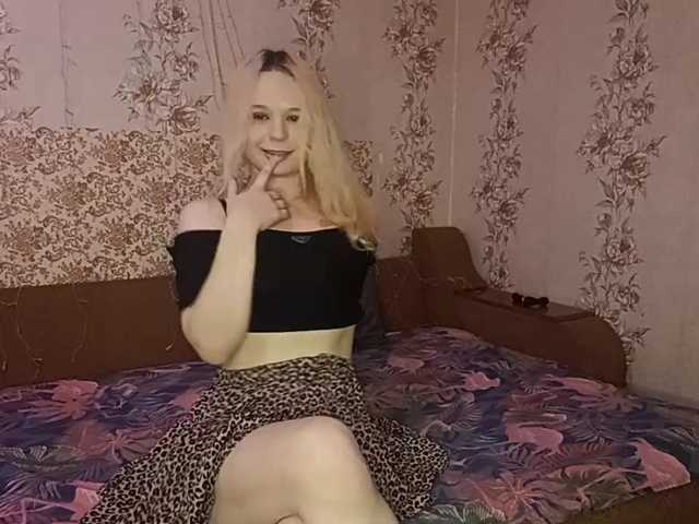 AlanaKavadias live cam on BongaCams