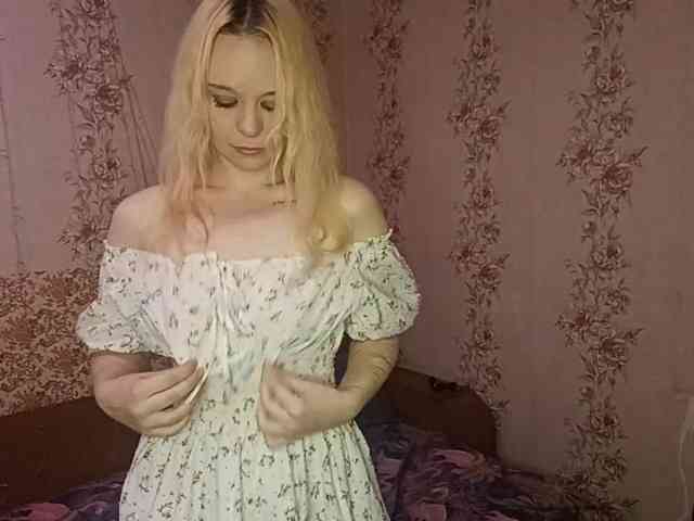 AlanaKavadias webcam
