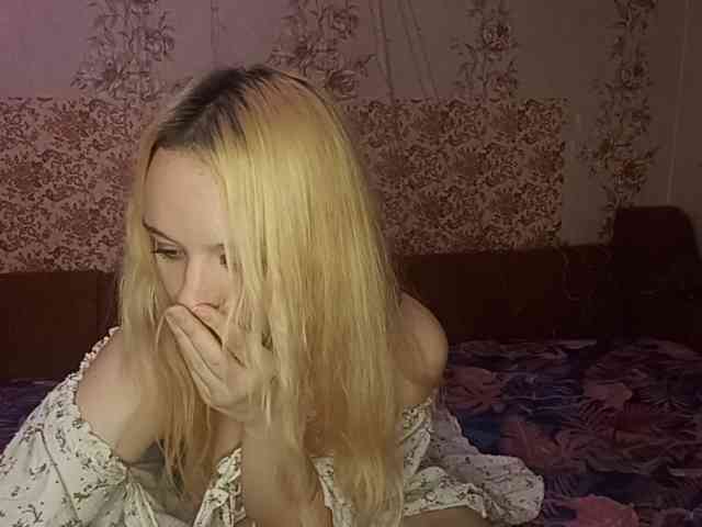 AlanaKavadias webcam