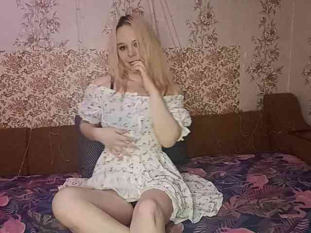 AlanaKavadias webcam