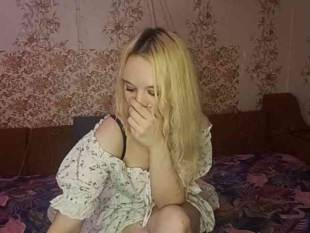 AlanaKavadias webcam
