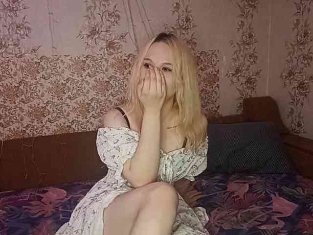 AlanaKavadias webcam