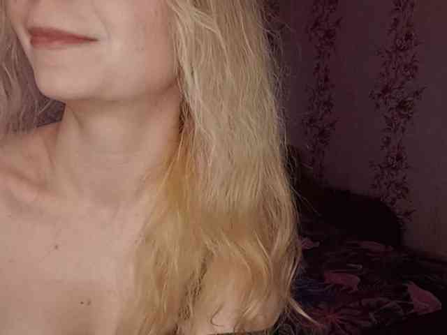 AlanaKavadias webcam