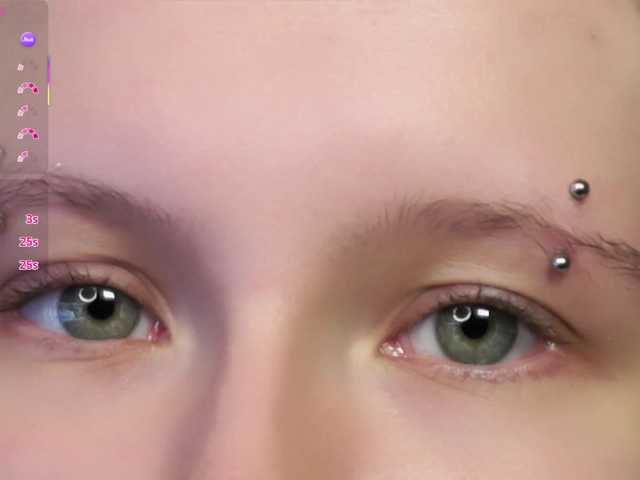 honeyblon, live now on BongaCams