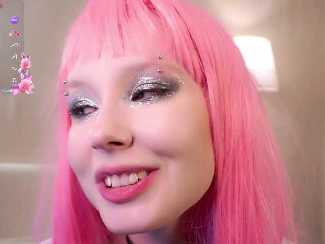 honeyblon live cam on BongaCams