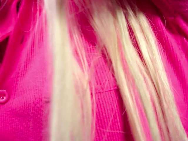 honeyblon live cam on BongaCams