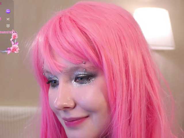 honeyblon live cam on BongaCams