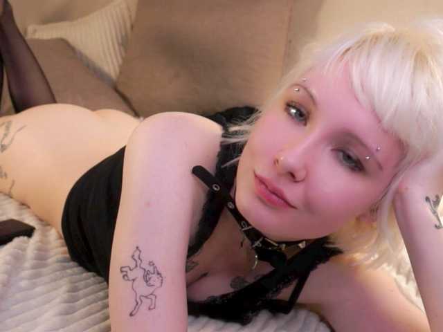 honeyblon live cam preview