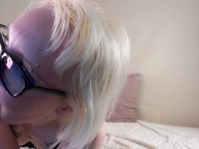 Honeyblon live cam