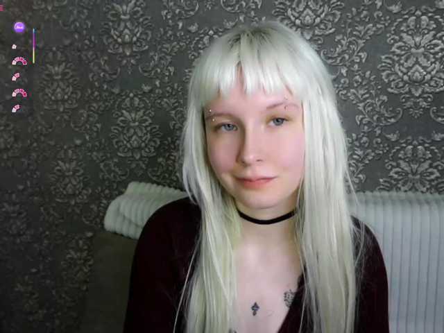honeyblon live cam on BongaCams