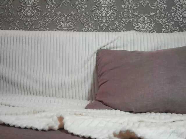 honeyblon live cam on BongaCams
