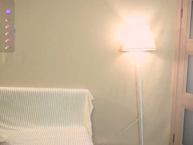 honeyblon live cam on BongaCams