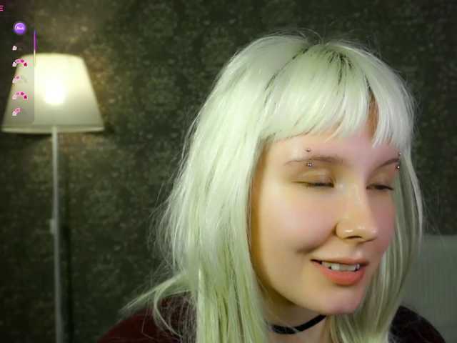honeyblon live cam on BongaCams