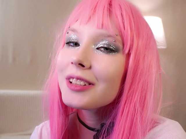 honeyblon live cam on BongaCams
