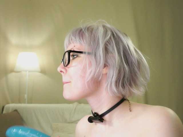 honeyblon live cam on BongaCams