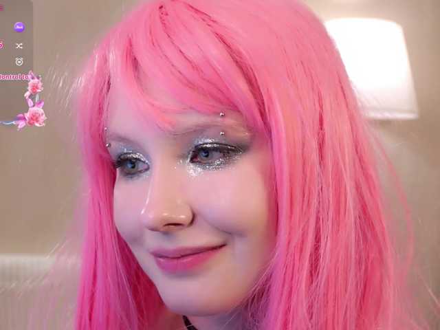 honeyblon live cam on BongaCams