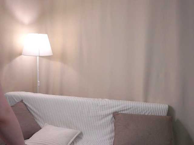 honeyblon live cam on BongaCams