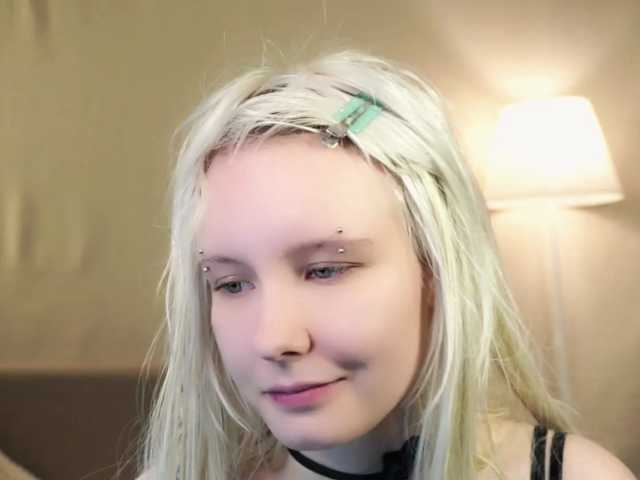 honeyblon, en directo ahora en BongaCams