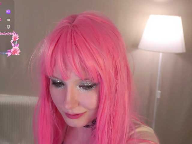 honeyblon live cam on BongaCams