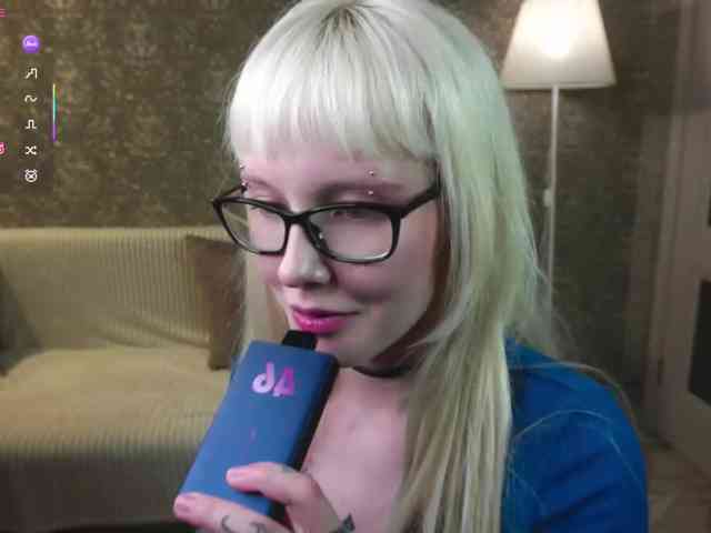 honeyblon webcam
