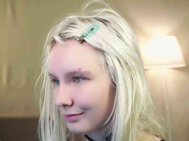 honeyblon webcam