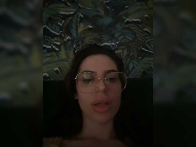 SweetMiaaa webcam