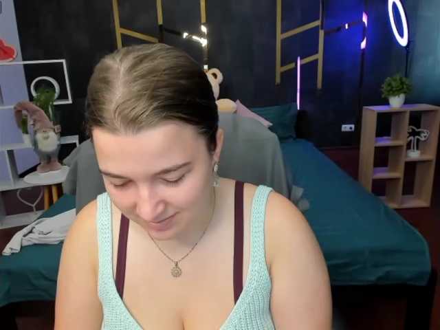 Miaa-Berry live cam on BongaCams