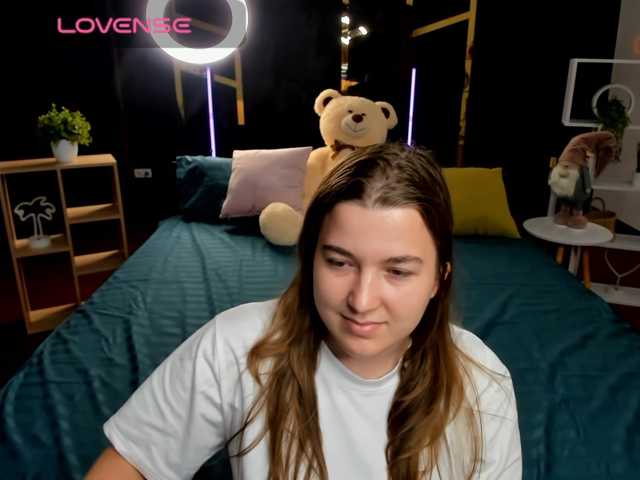 Miaa-Berry live cam preview