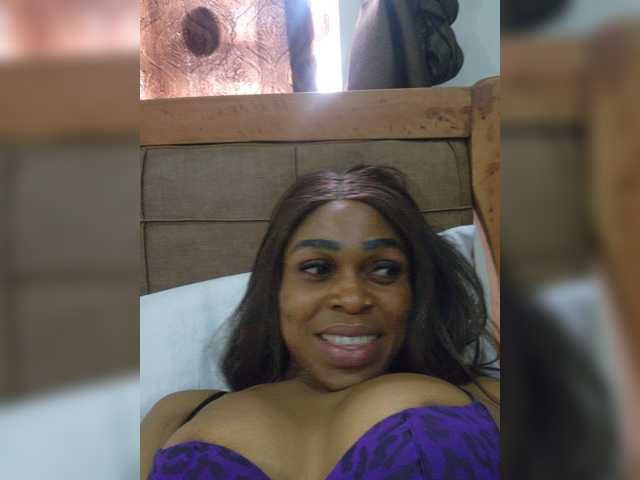 Naughtsexynia, live now on BongaCams