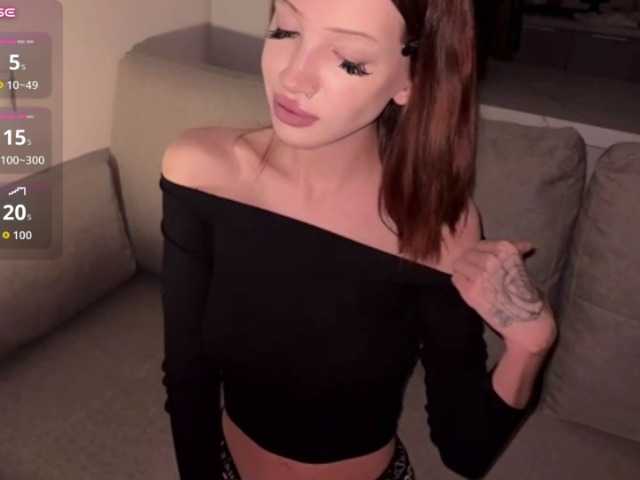 LittleKittyLeila live cam on BongaCams
