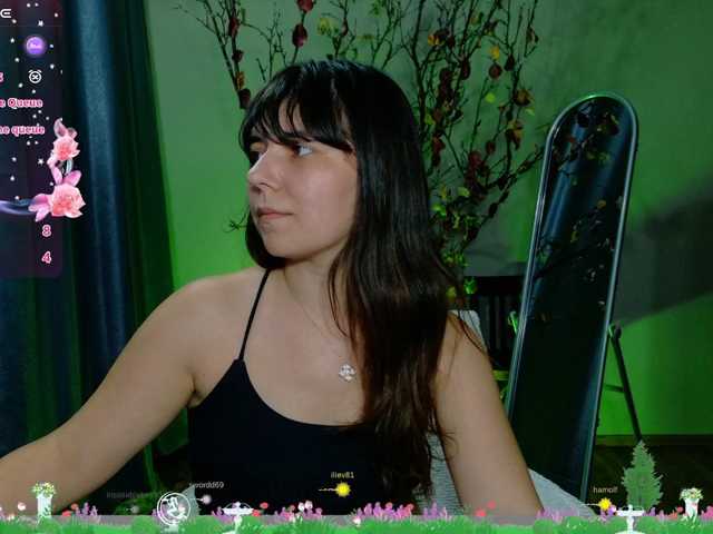 rosebee1 live cam on BongaCams