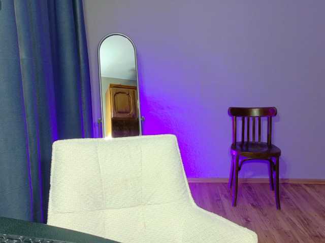 rosebee1 live cam on BongaCams