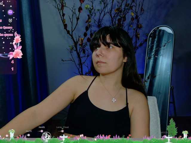 rosebee1 live cam on BongaCams
