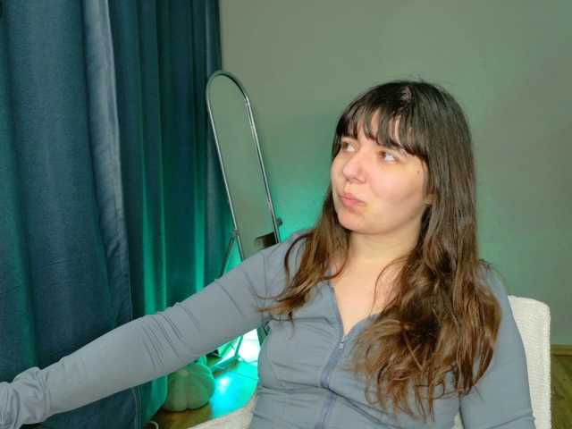 rosebee1 live cam on BongaCams