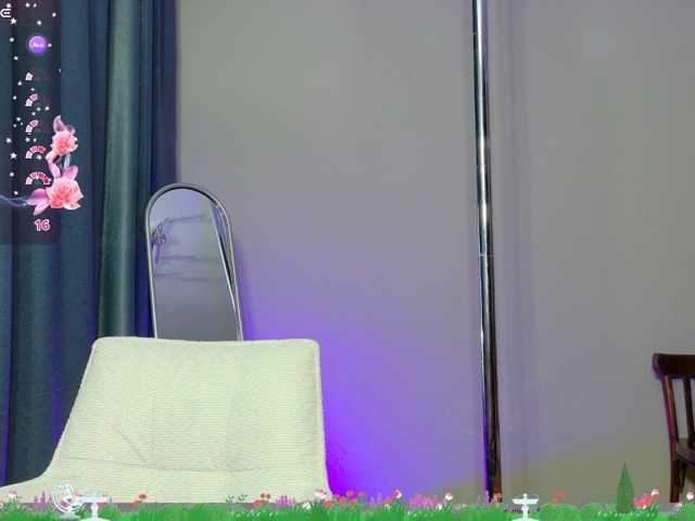 rosebee1 live cam on BongaCams